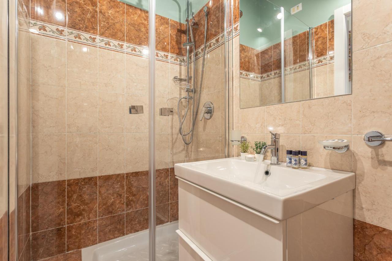 Quadruple Room Private Bathroom