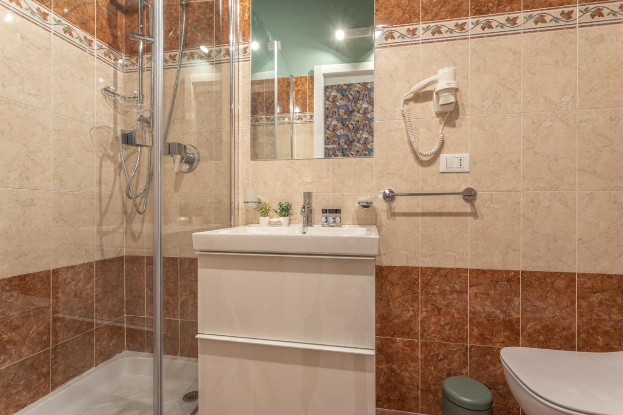 Quadruple Room Private Bathroom