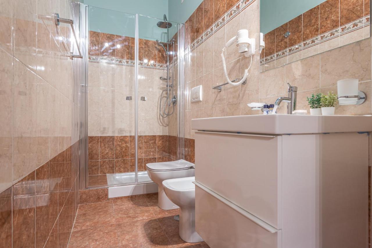 Quadruple Room Private Bathroom