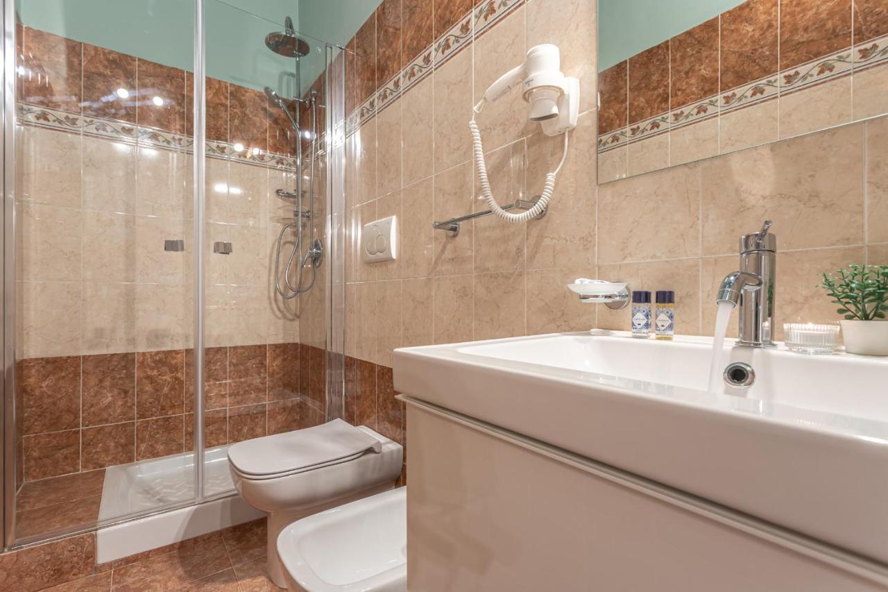 Quadruple Room Private Bathroom
